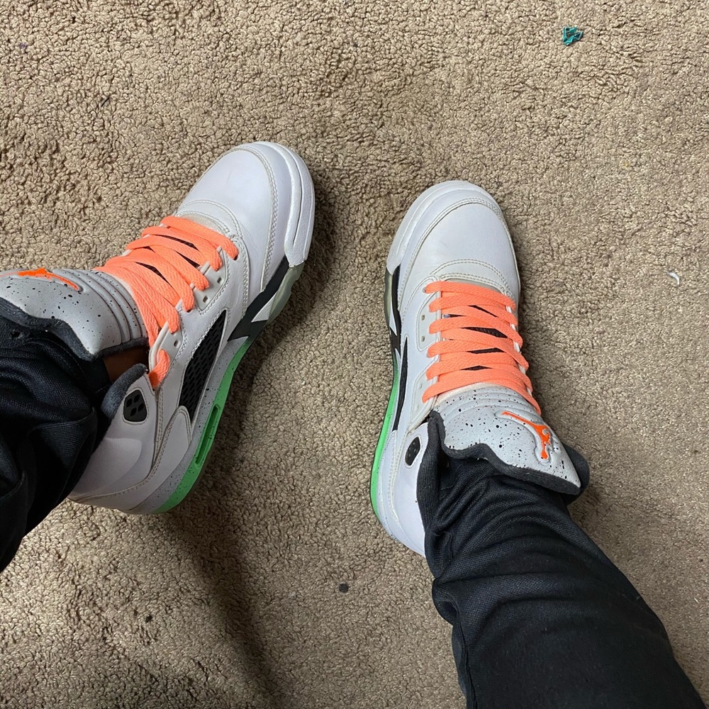 Jordan 5 Retro Poison Green
(3)